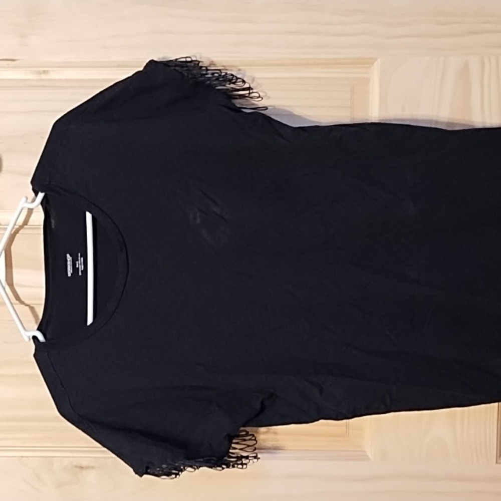 Black tee